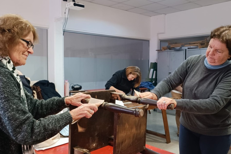 426818 | Adultas mayores que se animan a romper estereotipos: taller de mantenimiento y reparación del hogar - Secretaría de Desarrollo Humano y Hábitat