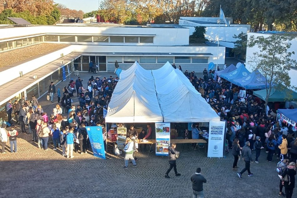 429817 | 2° Expo Educativa - Sergio Flores - Comunicación CMD Sur