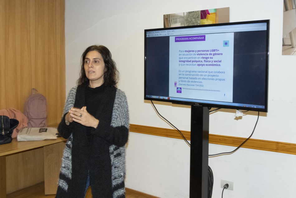 431215 |  - Claudia Cagnone