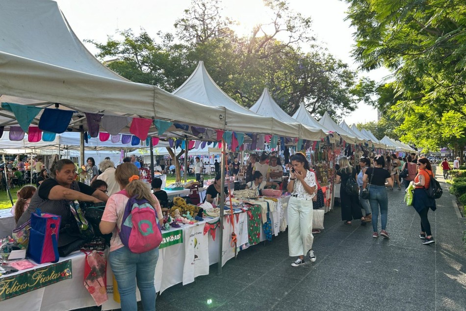 465811 | Ferias y Mercados Especial Fiestas - Archivo