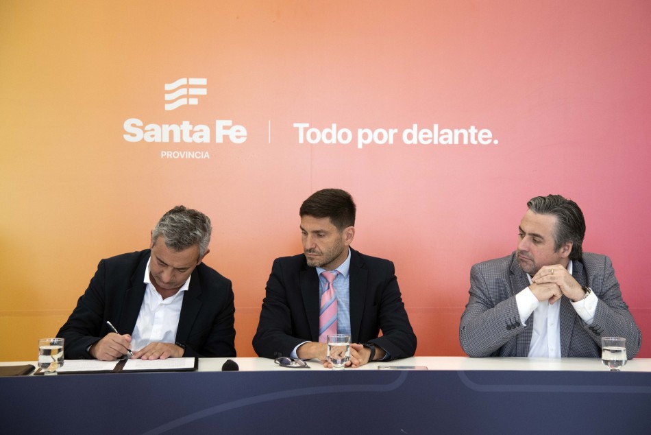 467733 | Firma Convenio Intervención Barrial Focalizada - Subsecretaría de Comunicación Social (Silvio Moriconi)