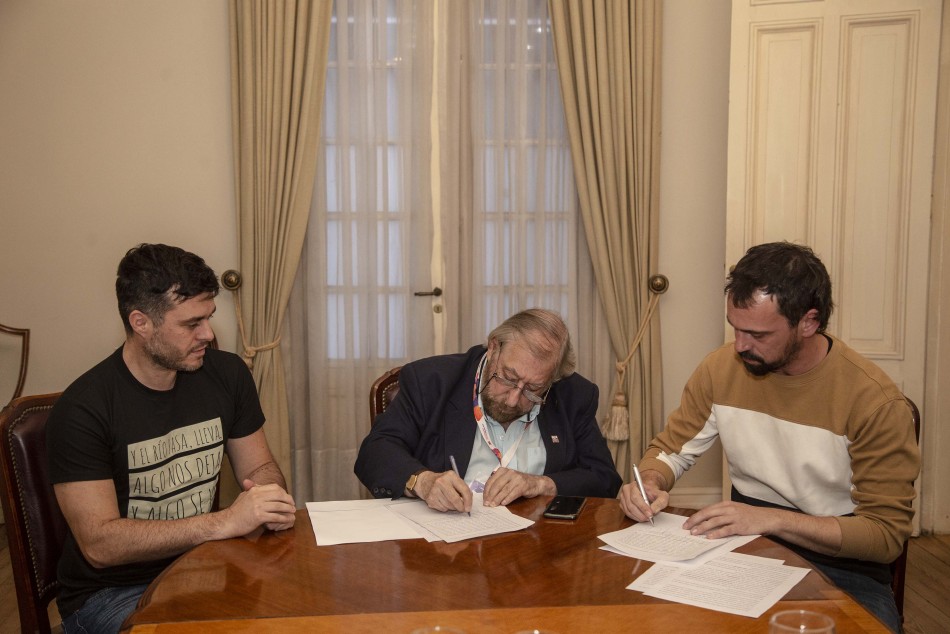 488468 | Feria del Libro en CABA. Firma acta de compromiso + Sonario - Sec. de Cultura y Educación (Guillermo Turin Bootello)