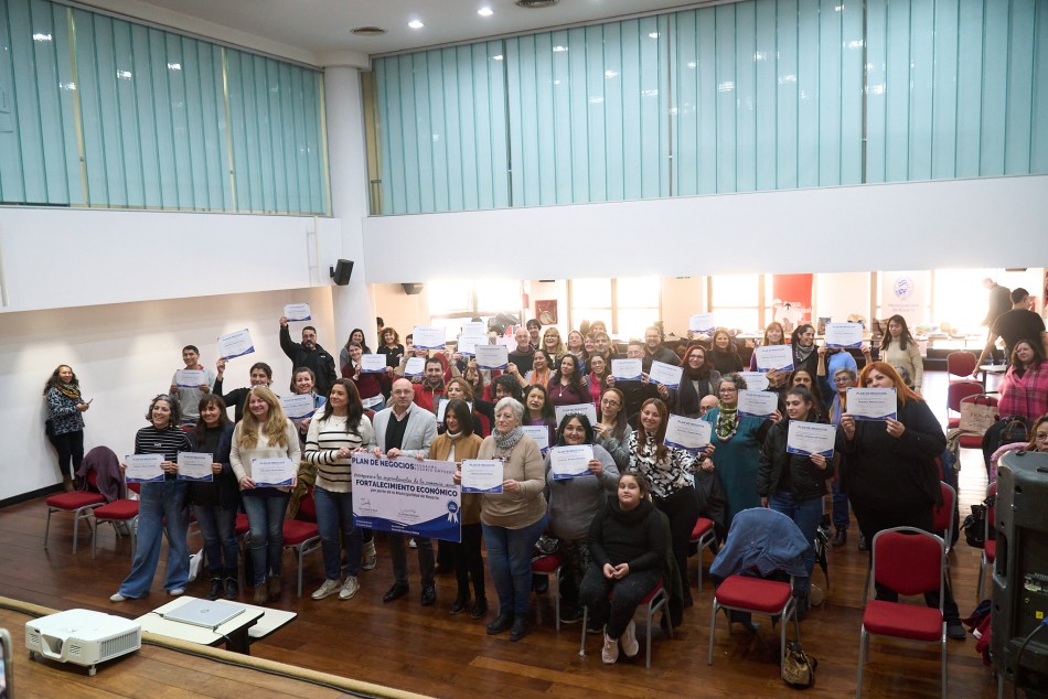 500975 | Entrega de Certificados Plan de Negocios - Subsecretaría de Comunicación Social (Daniel Cuart)