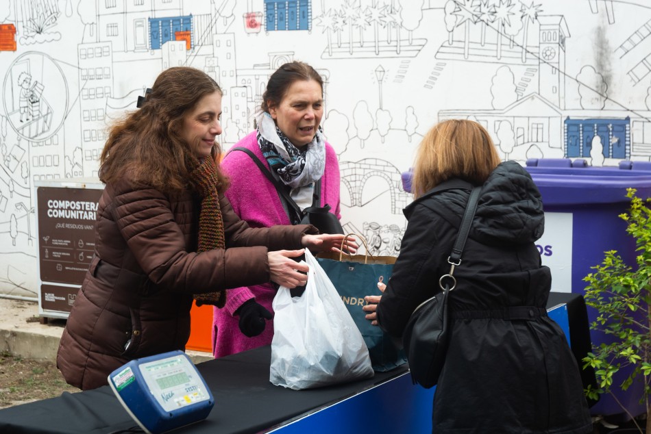 503960 | Se recolectaron más de 7 toneladas de ropa en desuso - Secretaría de Ambiente y Espacio Público (Juan Pablo Allegue)