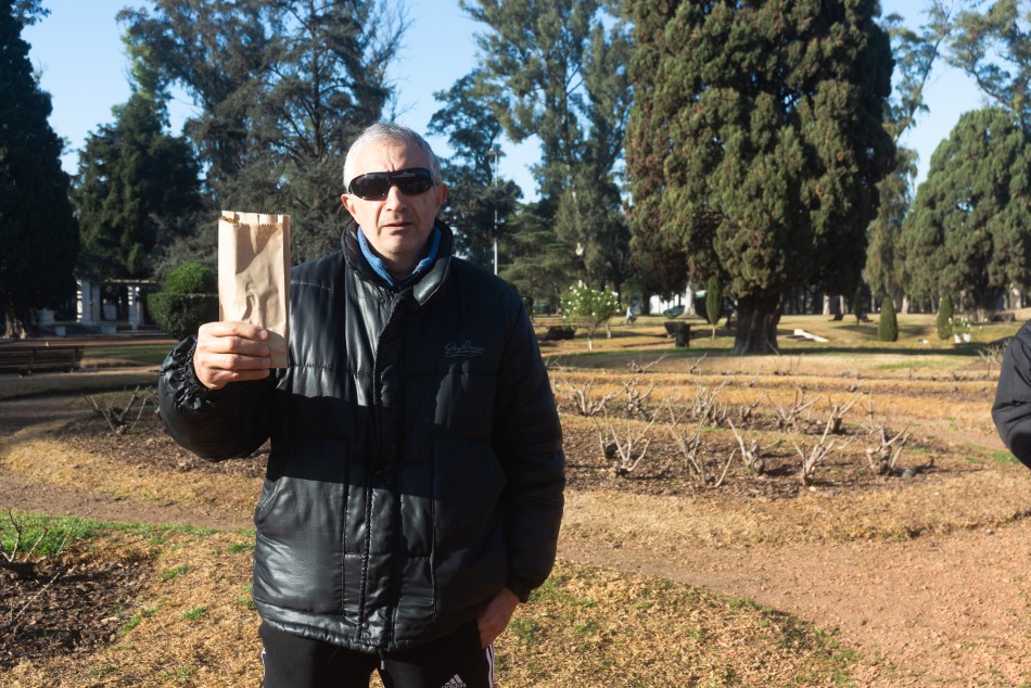 508654 | Entrega de esquejes en el parque Independencia - Secretaría de Ambiente y Espacio Público (Juan Pablo Allegue)