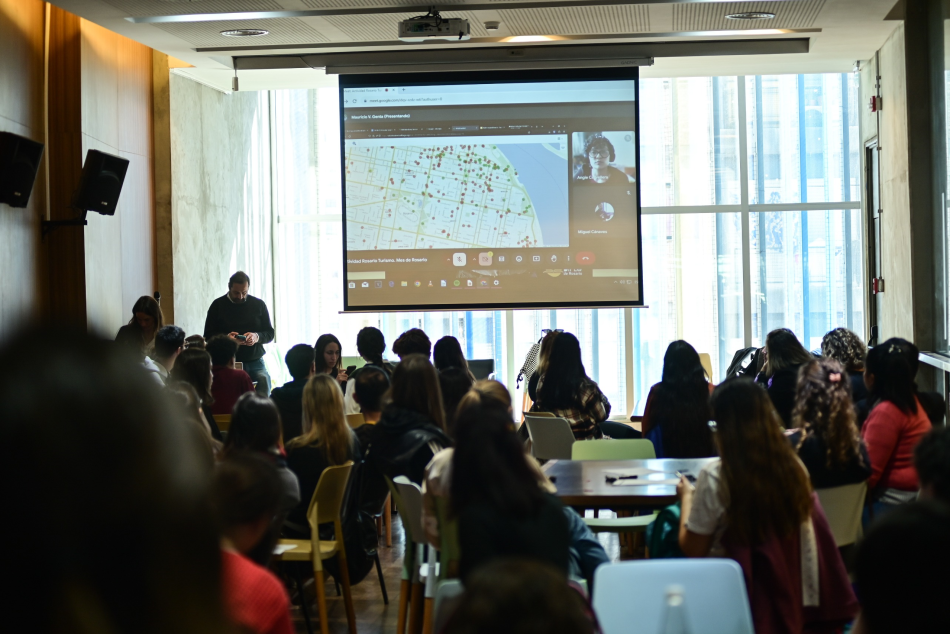 519052 | Durante el evento se realizó una presentación de Wikimedia Argentina - Guillermo Buelga