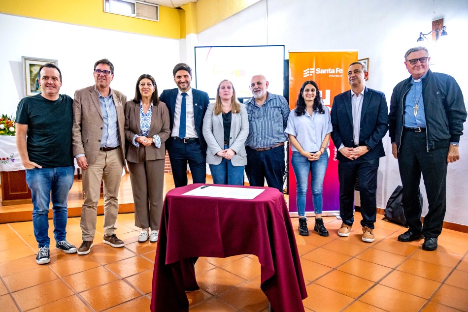 531859 | Firma Convenio Abre Puente Negro - Subsecretaría de Comunicación Social (Marcelo Beltrame))