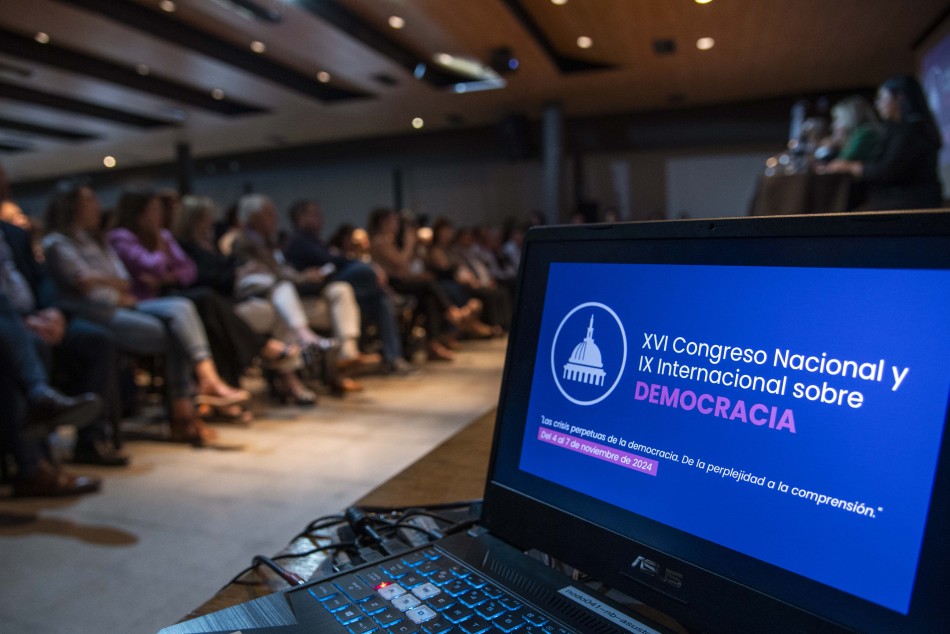 536117 | Apertura Congreso Nacional e Internacional sobre Democracia - Subsecretaría de Comunicación Social (Silvio Moriconi)