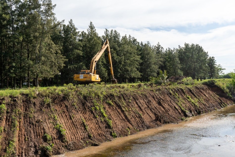 545261 | Comenzaron los trabajos para la limpieza y saneamiento de un sector del arroyo Ludueña -