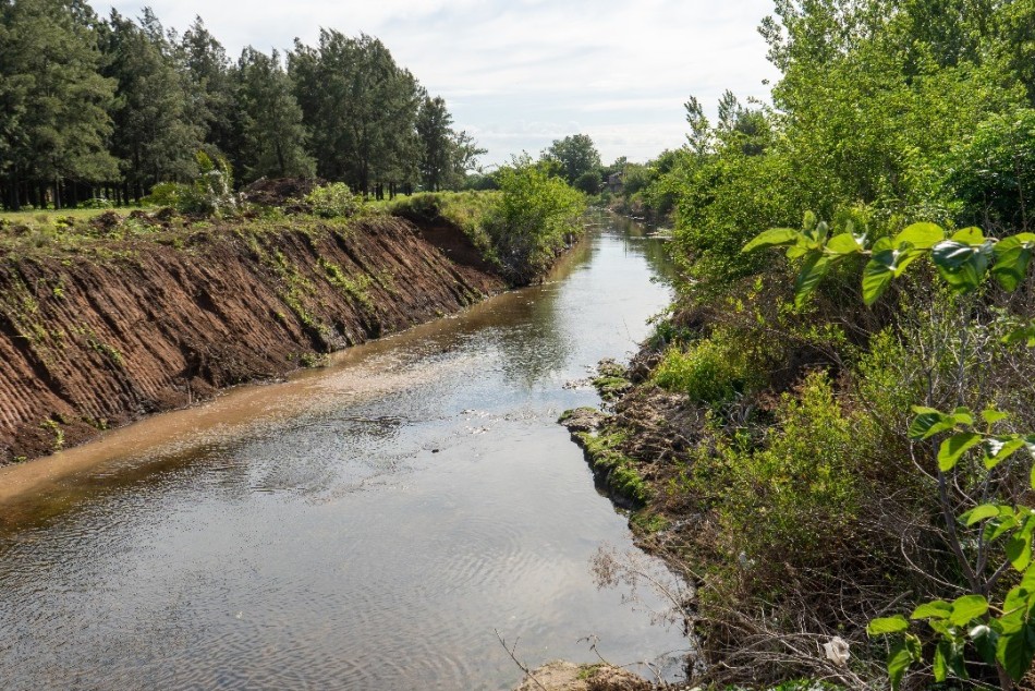545262 | Comenzaron los trabajos para la limpieza y saneamiento de un sector del arroyo Ludueña -