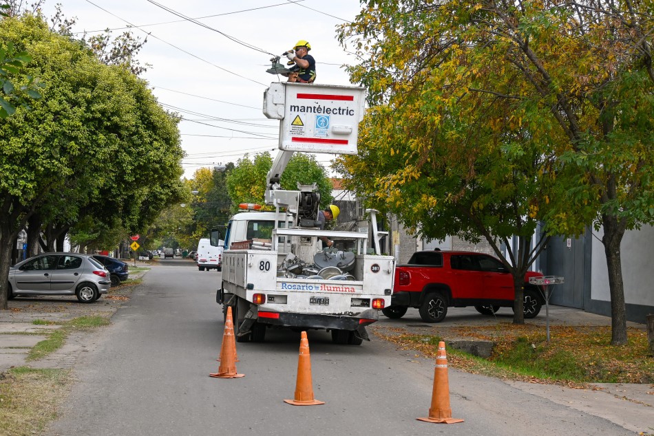 569208 | Colocación de nuevas luminarias led en barrio Villa Urquiza - Secretaría de Ambiente y Espacio Público (Juan Pablo Allegue)