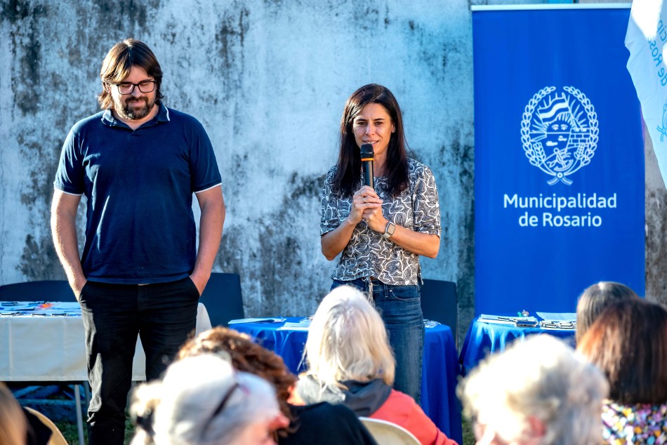 574170 | Entrega de pulsadores Alarmas Comunitarias en Barrio Cura - Subsecretaría de Comunicación Social (Marcelo Beltrame)