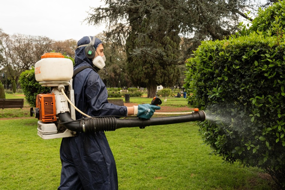 613184 | El municipio realiza operativos de fumigación en plazas y espacios verdes  - Secretaría de Ambiente y Espacio Público (Juan Pablo Allegue)