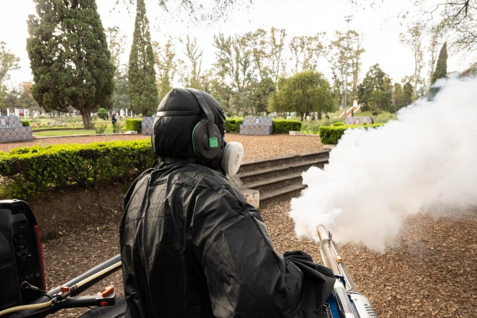 613187 | El municipio realiza operativos de fumigación en plazas y espacios verdes  - Secretaría de Ambiente y Espacio Público (Juan Pablo Allegue)